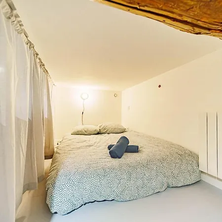 Large Bright Loft 6 People Near Saxe-gambetta *
